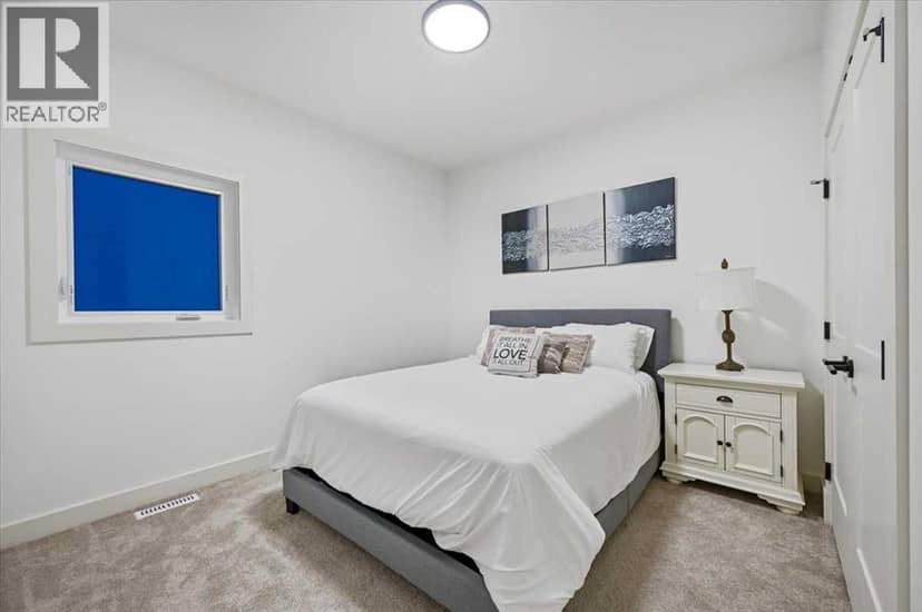 8205 121 Street — photo 32 of 40