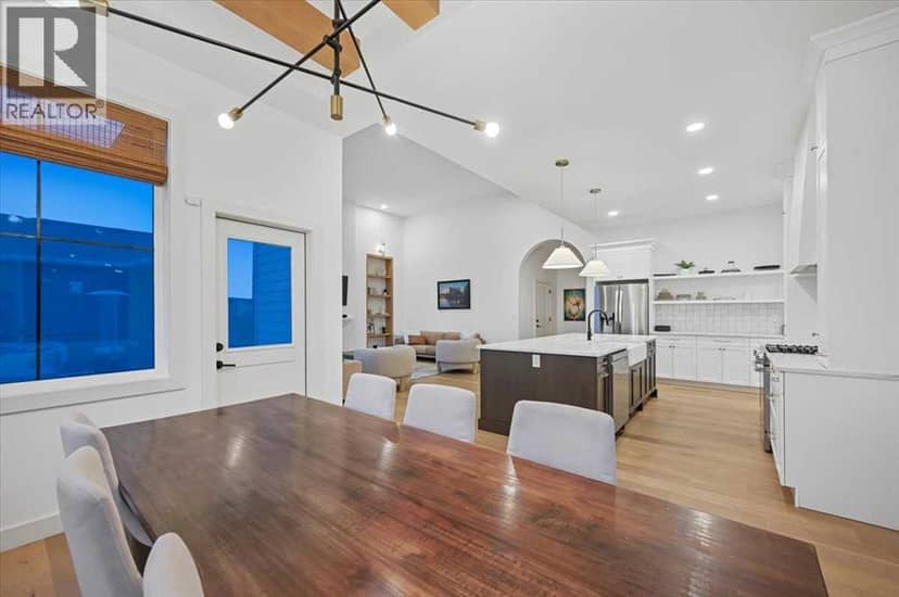 8205 121 Street — photo 21 of 40