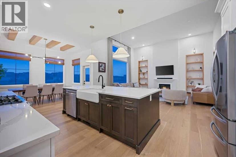 8205 121 Street — photo 18 of 40