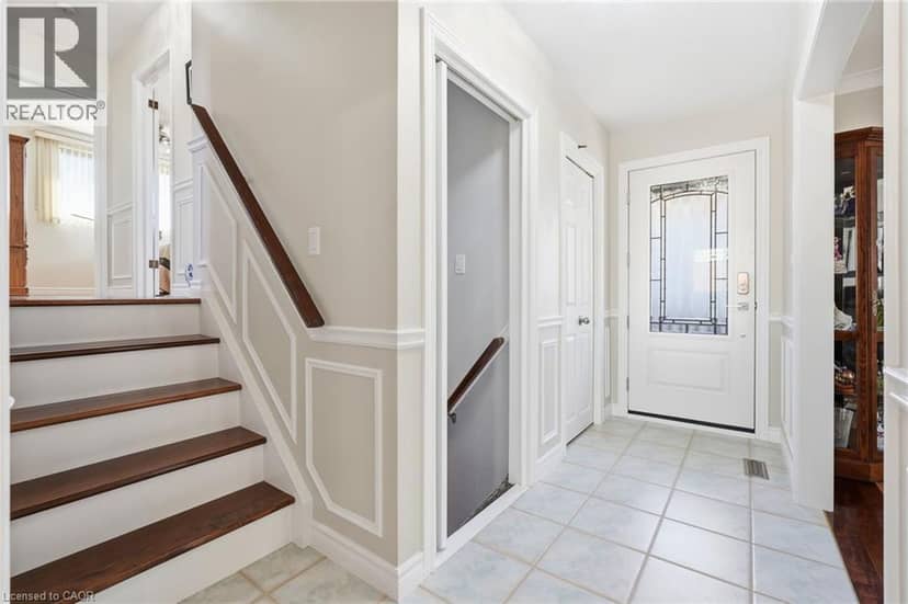 2432 CYPRUS Avenue, Burlington, photo 4