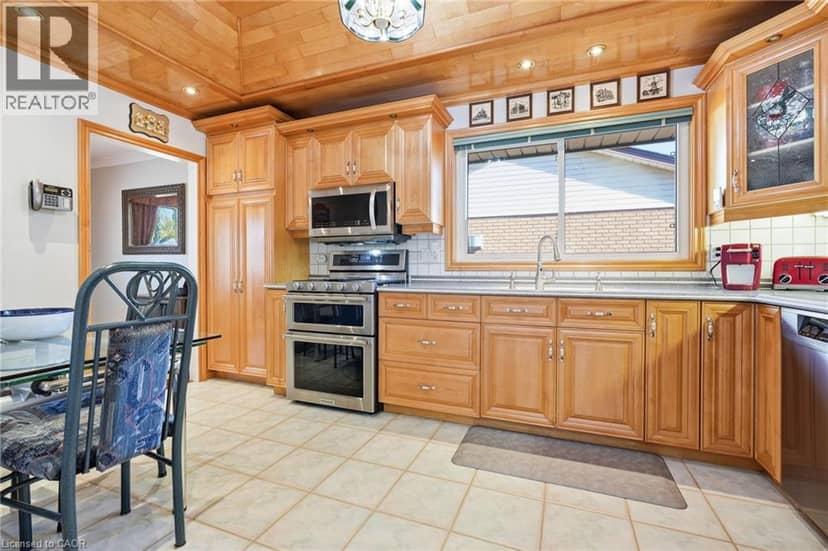 2432 CYPRUS Avenue — photo 12 of 40