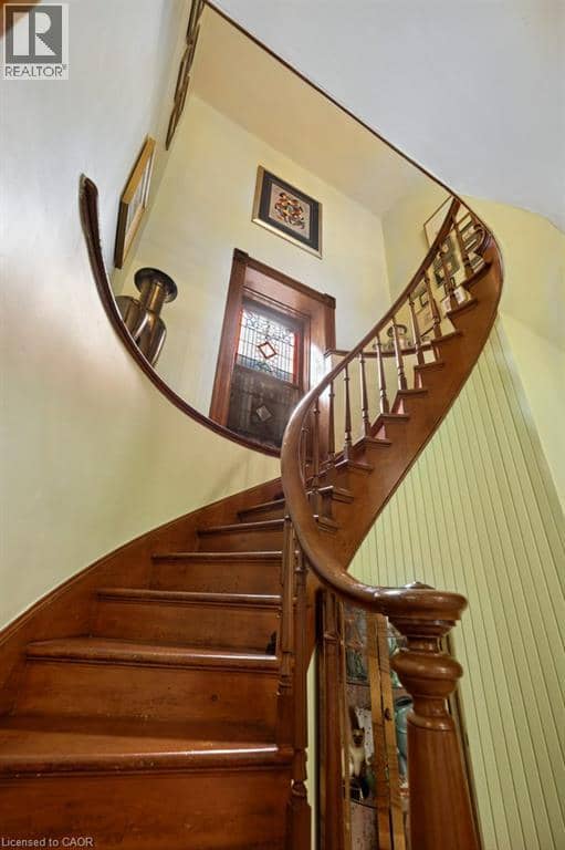 212 QUEEN ST E Street — photo 26 of 40