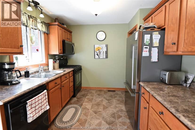 15 Hillsdale Avenue — photo 11 of 40