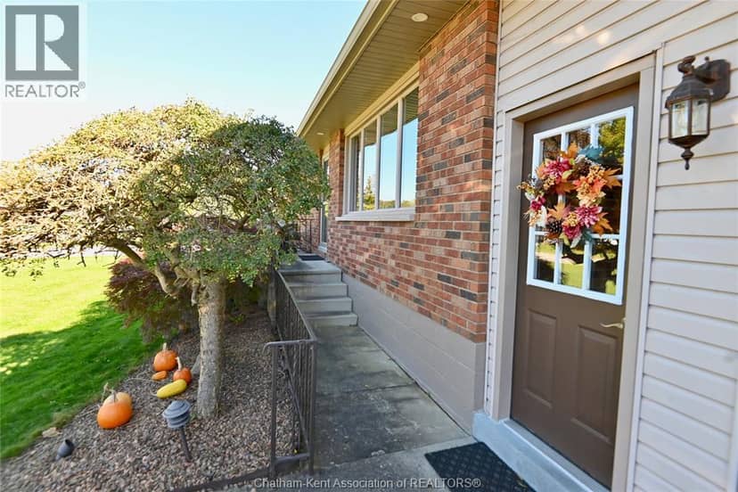 15 Hillsdale Avenue, Ridgetown, photo 2