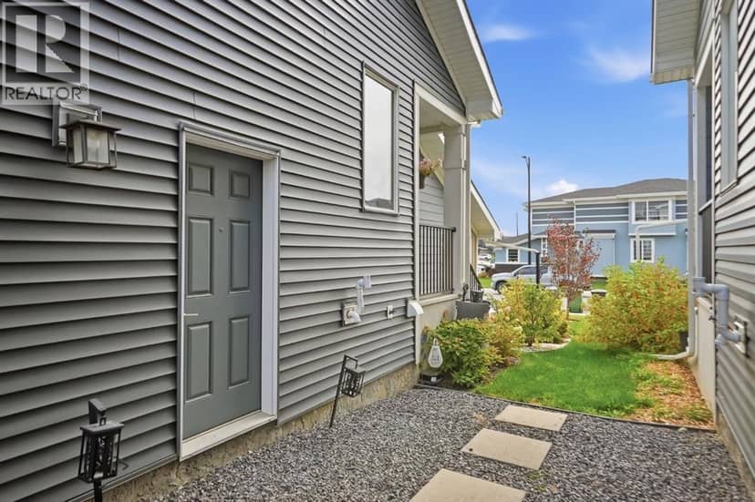30 Waterford Road, Chestermere, photo 3