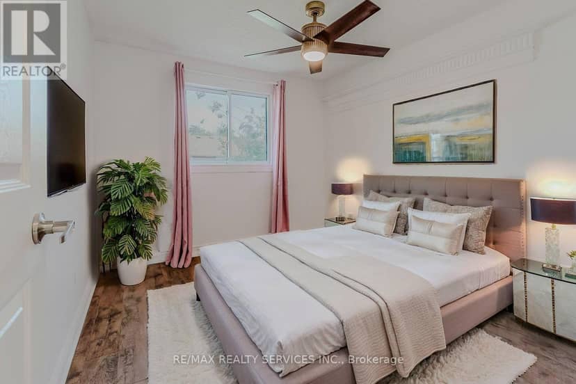 75 Royal Salisbury Way — photo 13 of 22