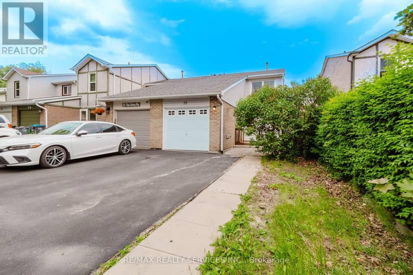75 Royal Salisbury Way, Brampton, photo 2