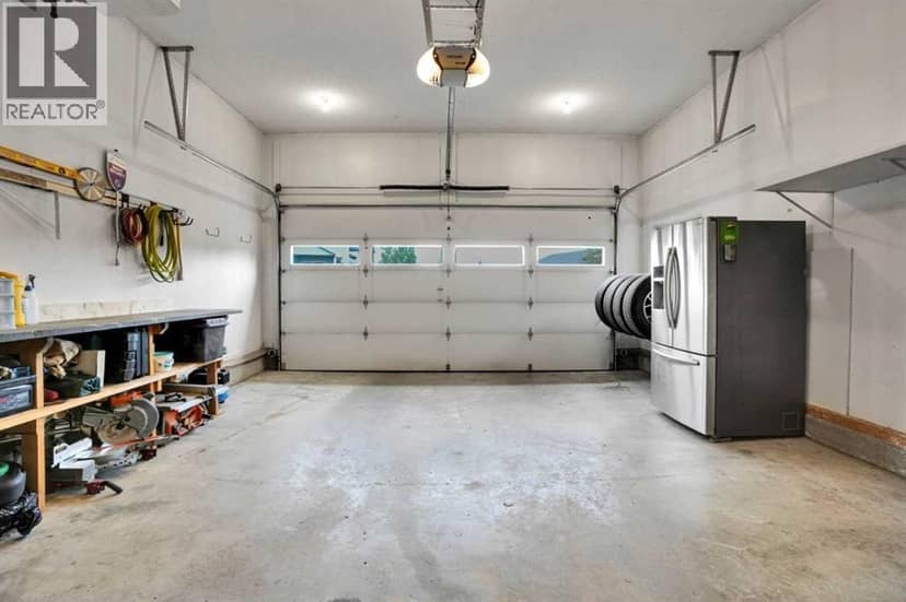 112 Aspen Creek Crescent — photo 26 of 38