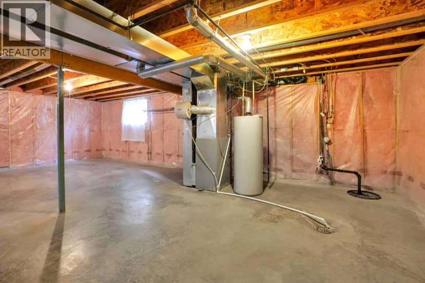 112 Aspen Creek Crescent — photo 23 of 38