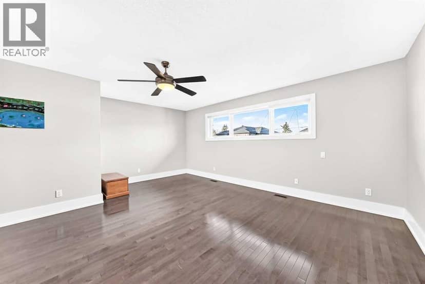 2233 26 Street SW — photo 20 of 40
