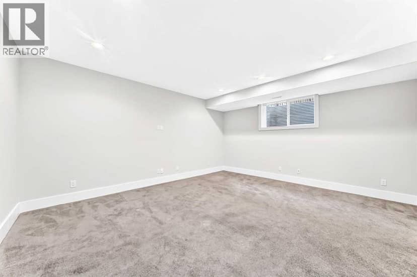 2233 26 Street SW — photo 34 of 40