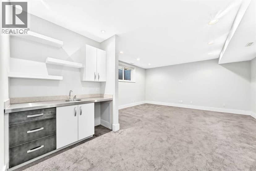 2233 26 Street SW — photo 35 of 40