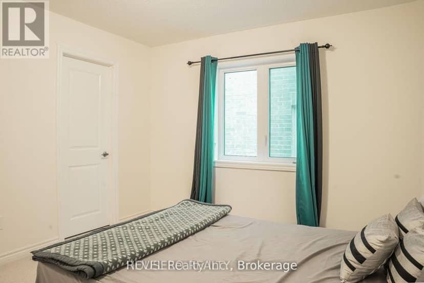 58 Oriole Crescent — photo 30 of 39