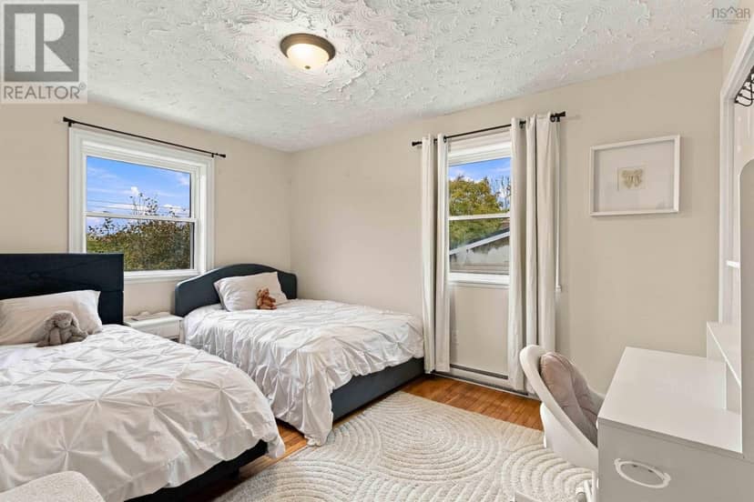22 Cedar Crescent — photo 25 of 40