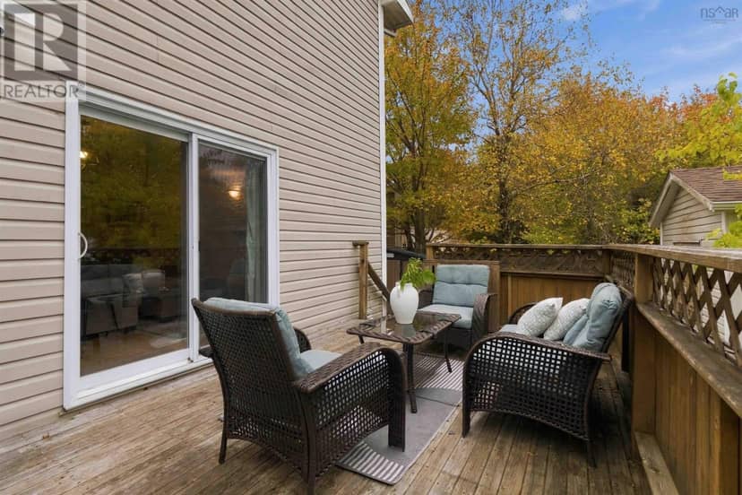 22 Cedar Crescent — photo 34 of 40
