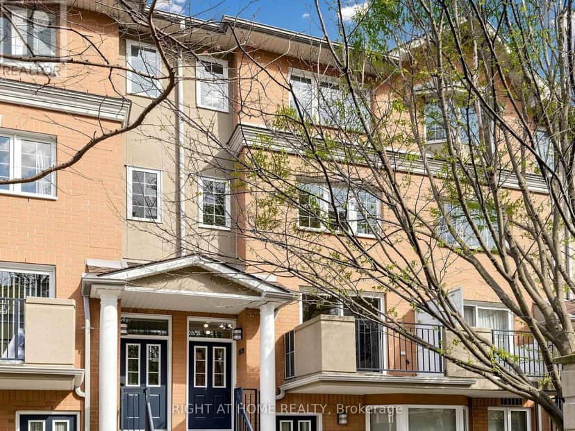 1520 - 28 Sommerset Way, Toronto, photo 2