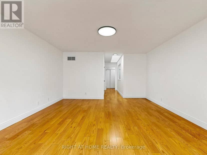 1520 - 28 Sommerset Way — photo 38 of 40