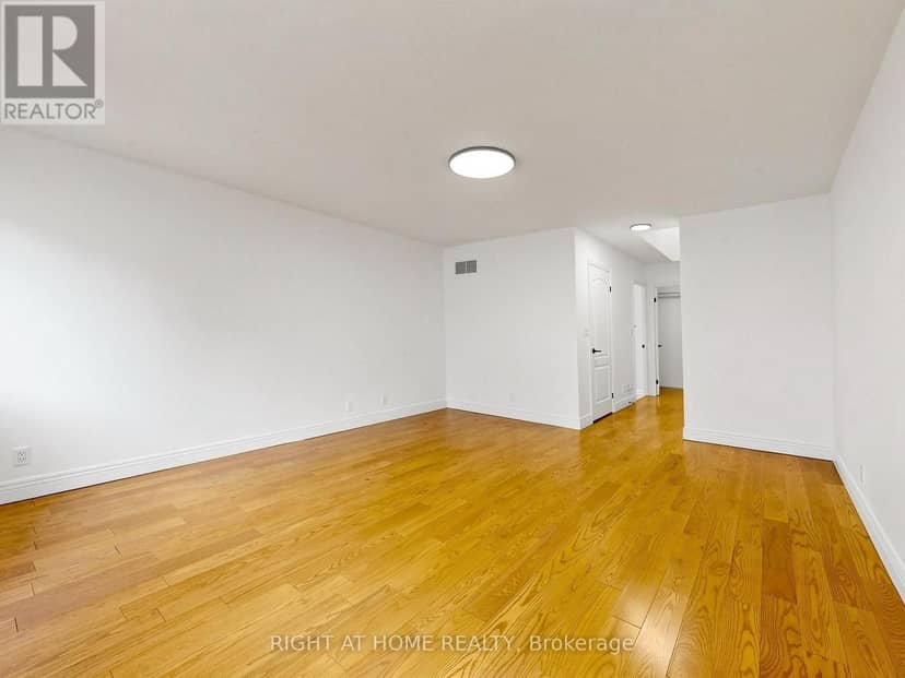 1520 - 28 Sommerset Way — photo 39 of 40