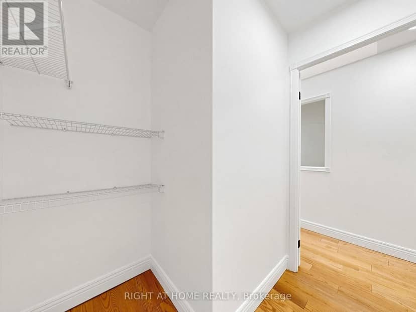 1520 - 28 Sommerset Way — photo 40 of 40