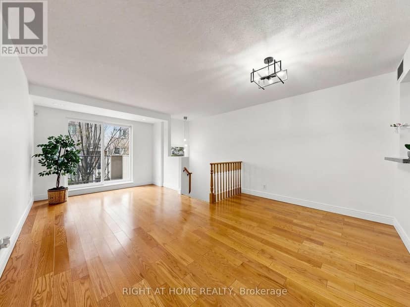 1520 - 28 Sommerset Way, Toronto, photo 7
