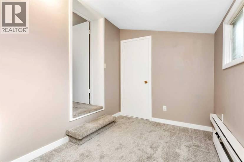 5020 51 Street — photo 15 of 40