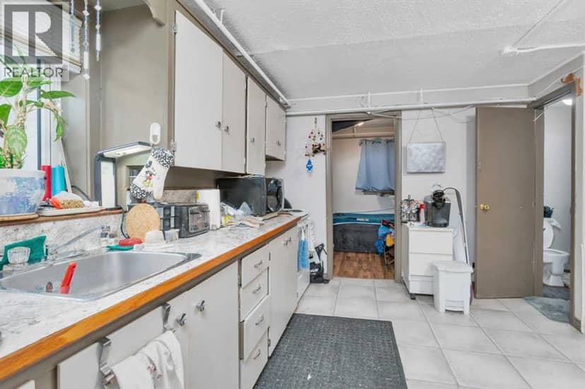 5020 51 Street — photo 37 of 40
