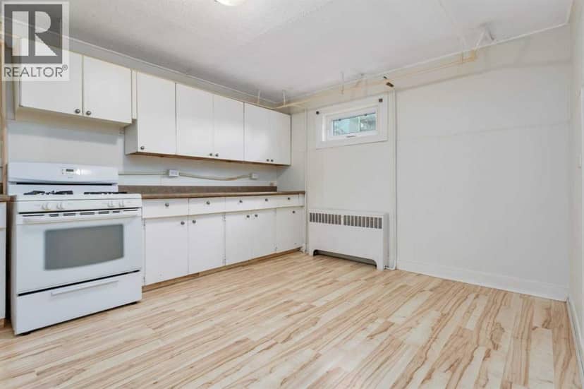 5020 51 Street — photo 21 of 40