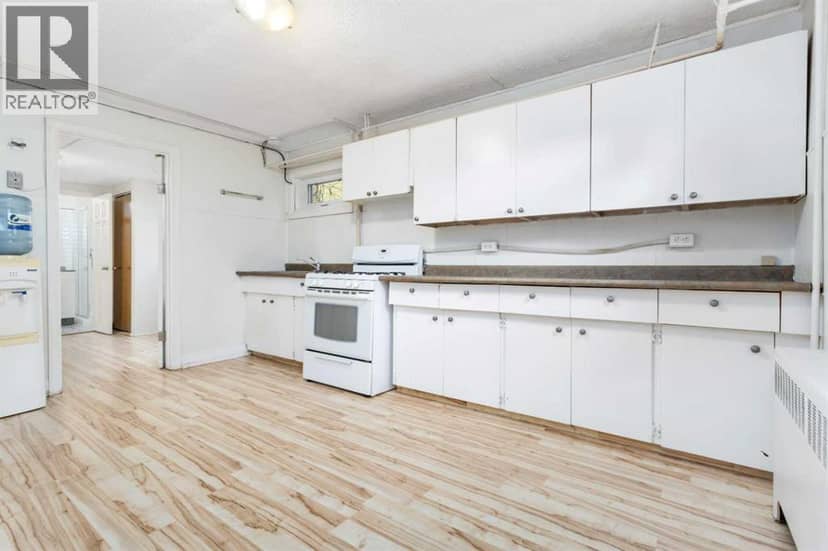 5020 51 Street — photo 22 of 40