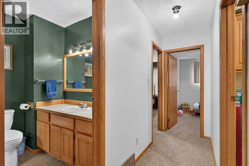 740 3 Avenue SE — photo 14 of 40
