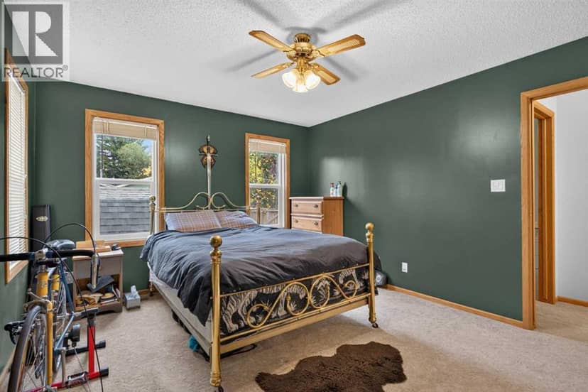 740 3 Avenue SE — photo 17 of 40