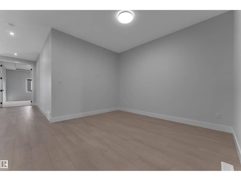 4311 36 ST — photo 31 of 40