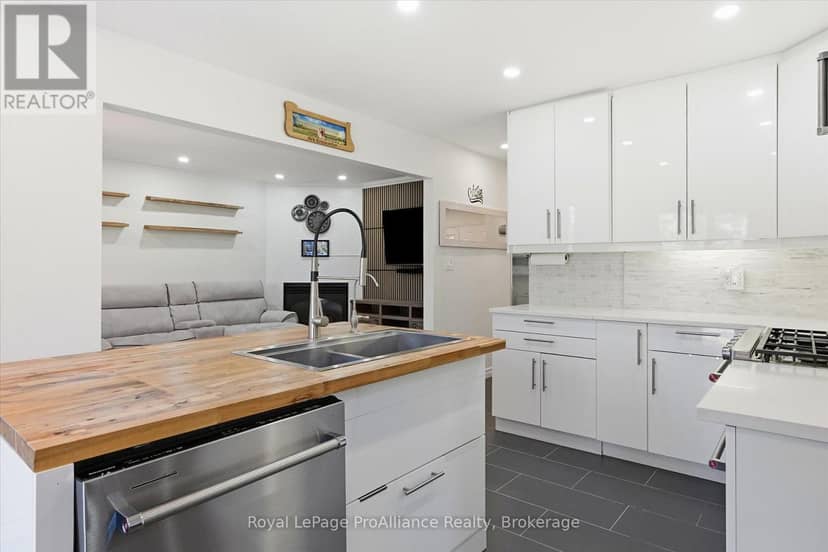1316 Scollard Drive — photo 11 of 40
