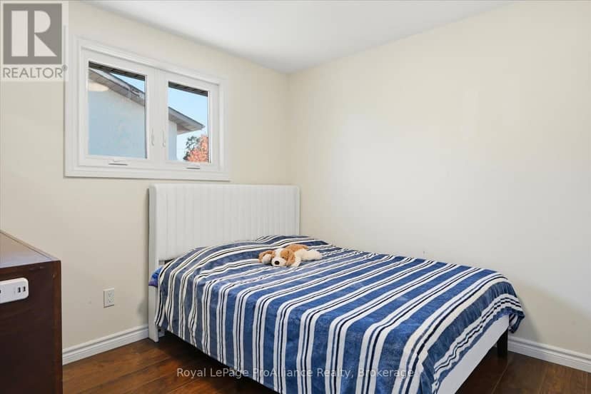 1316 Scollard Drive — photo 33 of 40