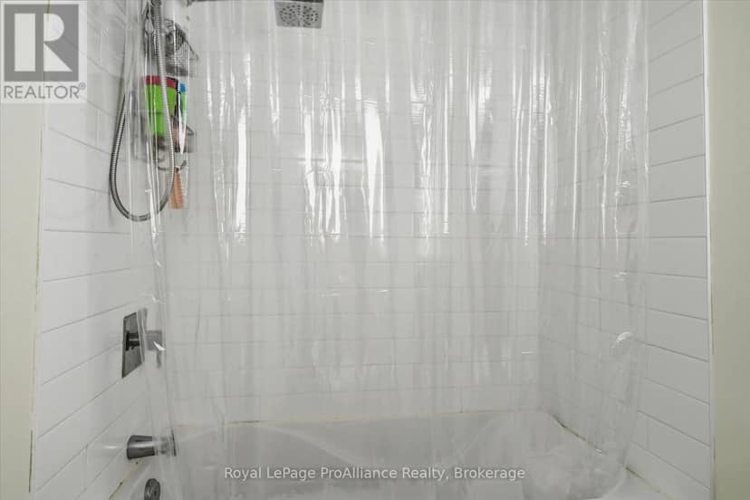 1316 Scollard Drive — photo 38 of 40
