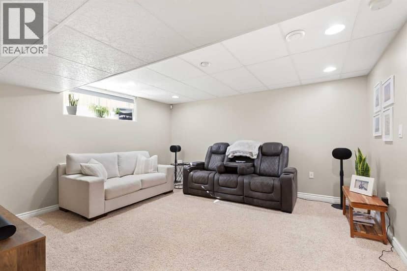 54 Vista Close SE — photo 37 of 40