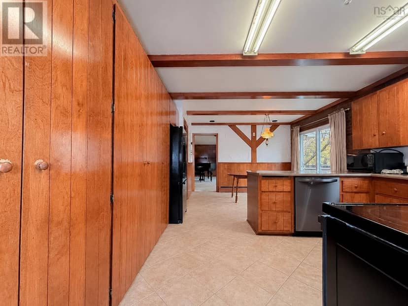 15 Lynnbrook Drive — photo 13 of 40