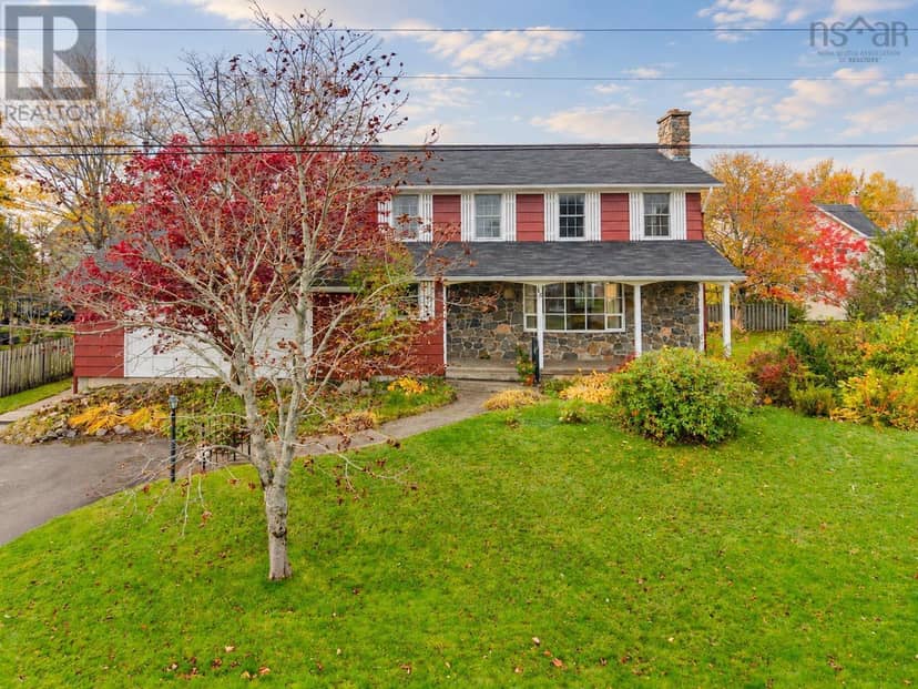 15 Lynnbrook Drive, Westmount, photo 2