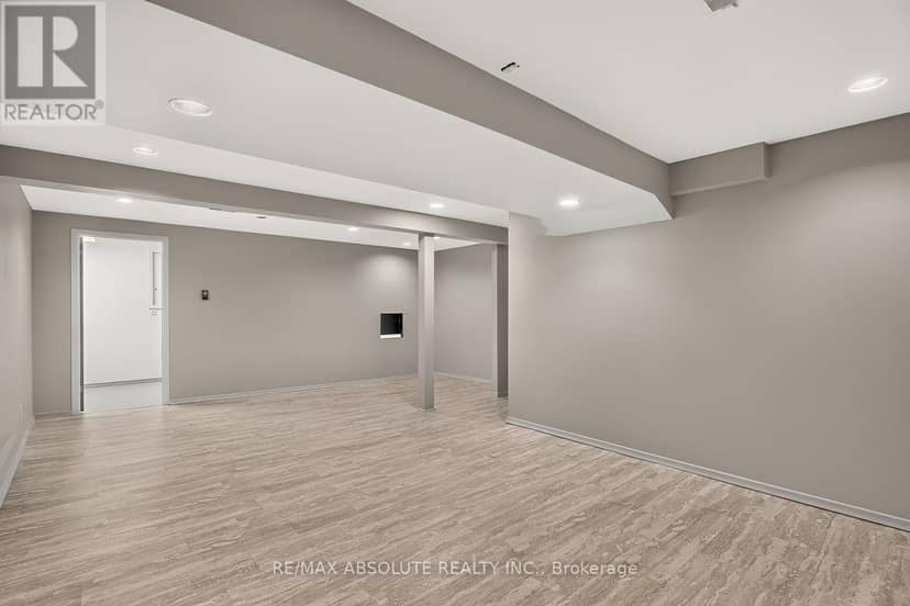 2166 Monson Crescent — photo 28 of 34