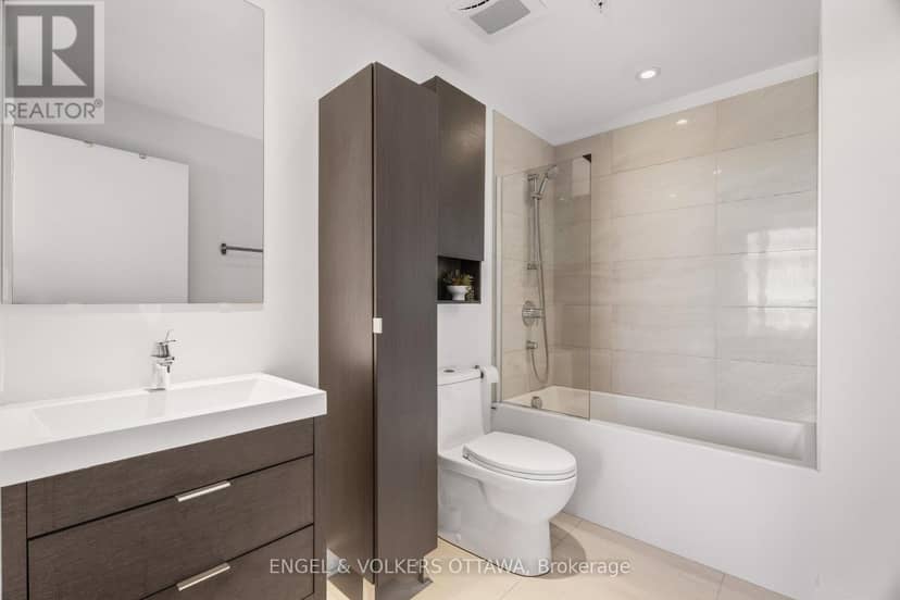 2010 - 20 Daly Avenue — photo 25 of 37