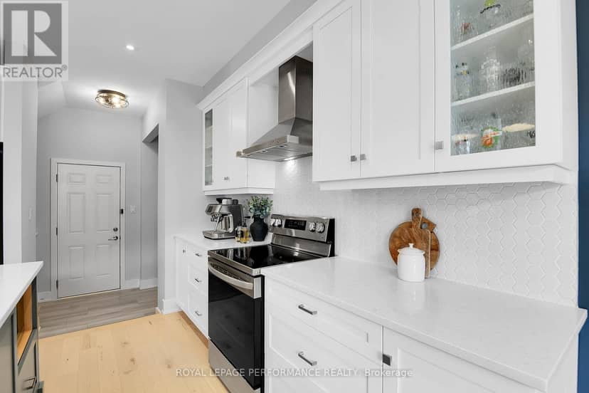 56 Pelham Crescent — photo 10 of 37