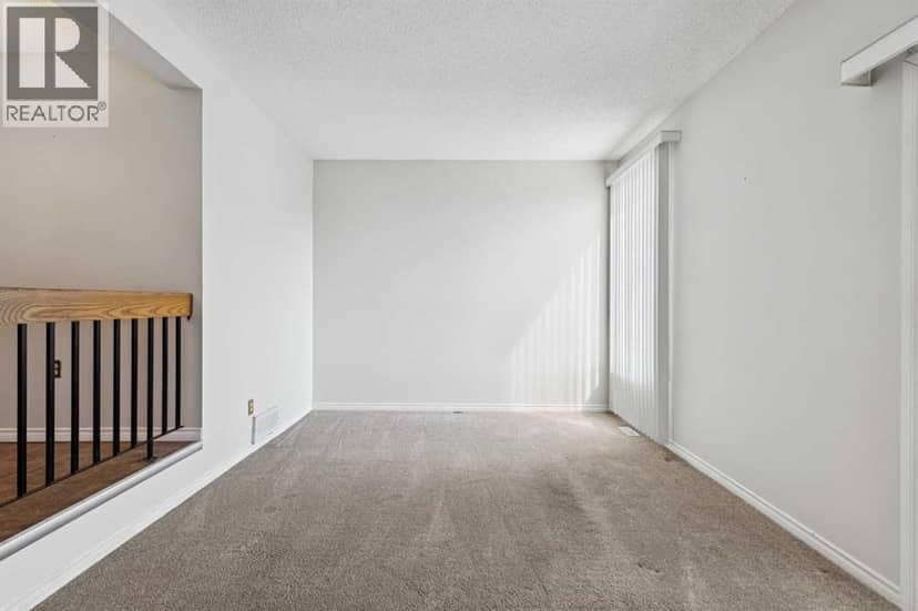 568 Strathcona Drive SW — photo 18 of 40