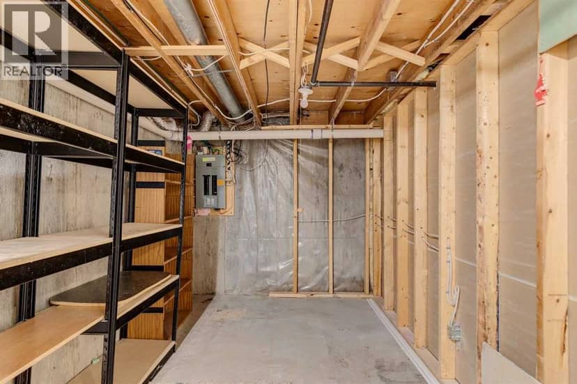 568 Strathcona Drive SW — photo 37 of 40