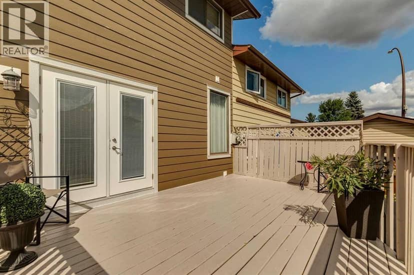 568 Strathcona Drive SW — photo 39 of 40