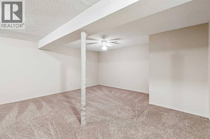 568 Strathcona Drive SW — photo 30 of 40