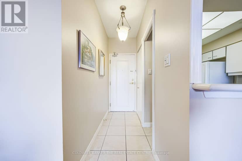PH22 - 32 Clarissa Drive, Richmond Hill, photo 4