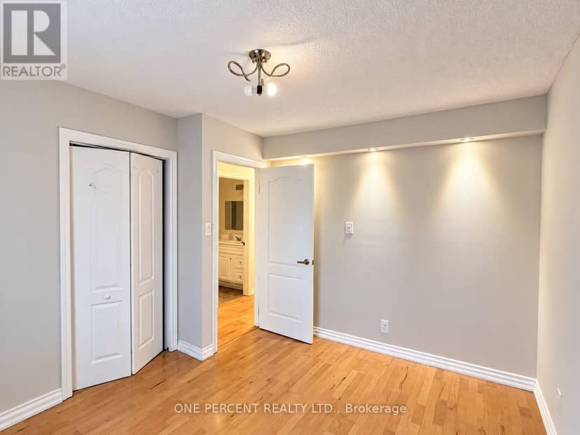 526 Highland Crescent — photo 15 of 34