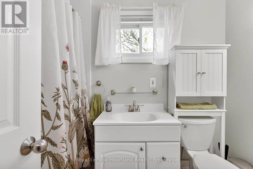 164 Bayfield Road — photo 18 of 40