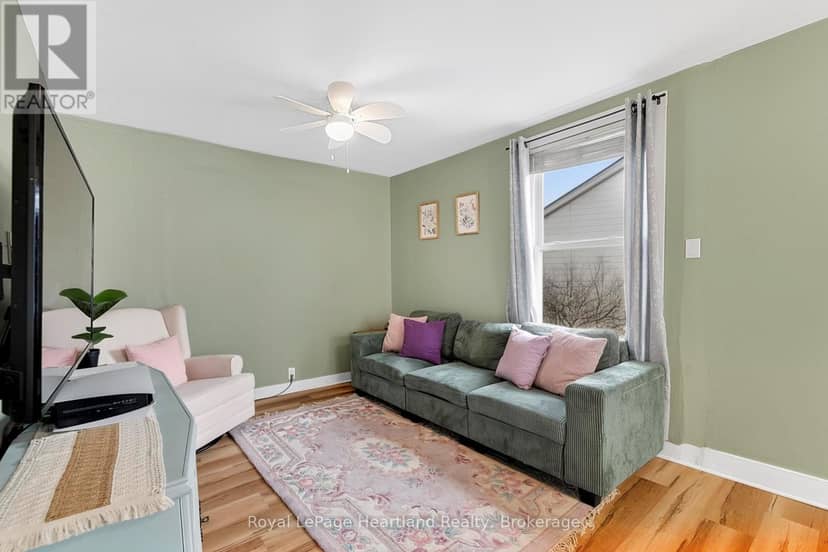 164 Bayfield Road — photo 11 of 40