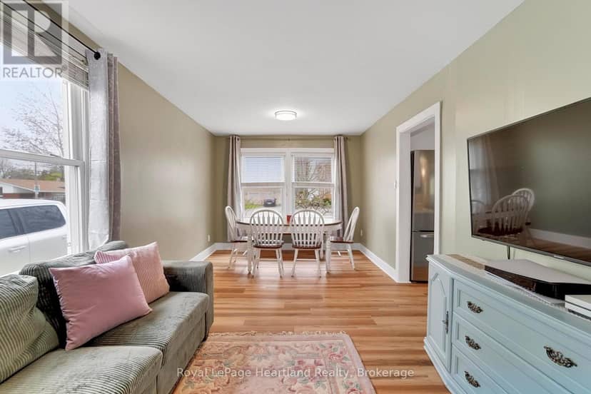 164 Bayfield Road — photo 13 of 40