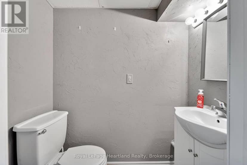 164 Bayfield Road — photo 32 of 40